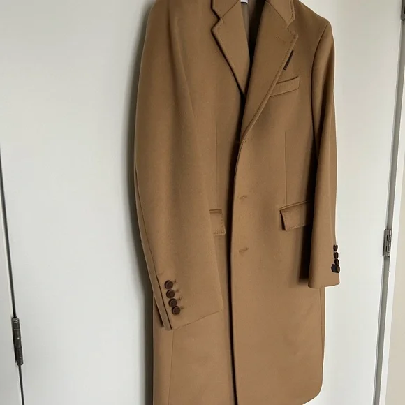 Burberry Beige/Tan Trench Coat Label Detail - Picture 2 of 16